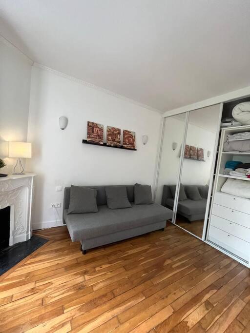 Apartment Entire Unit In Paris