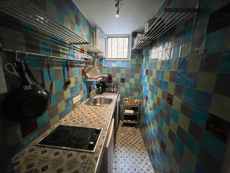 Apartment Entire Unit In Paris